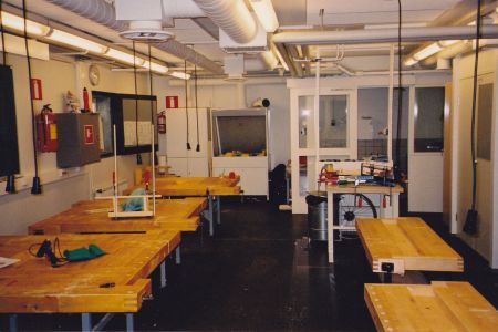 väestönsuoja puutyöluokka.jpg