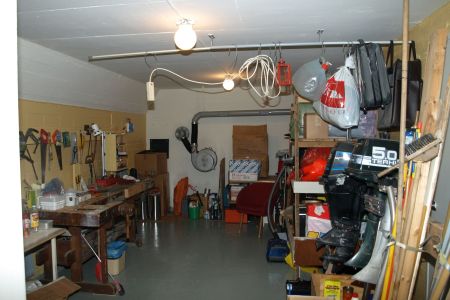 Väestönsuoja työtila.JPG